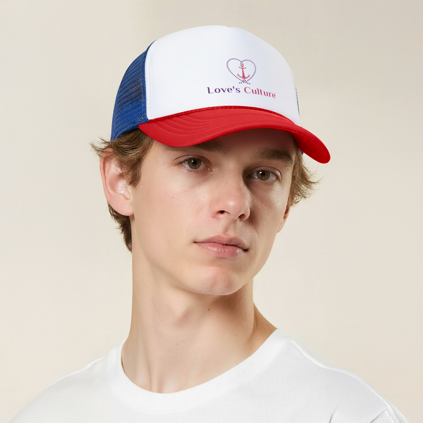 LC_Trucker_RWB_LifestyleModel_02_Mockup.png_15423554